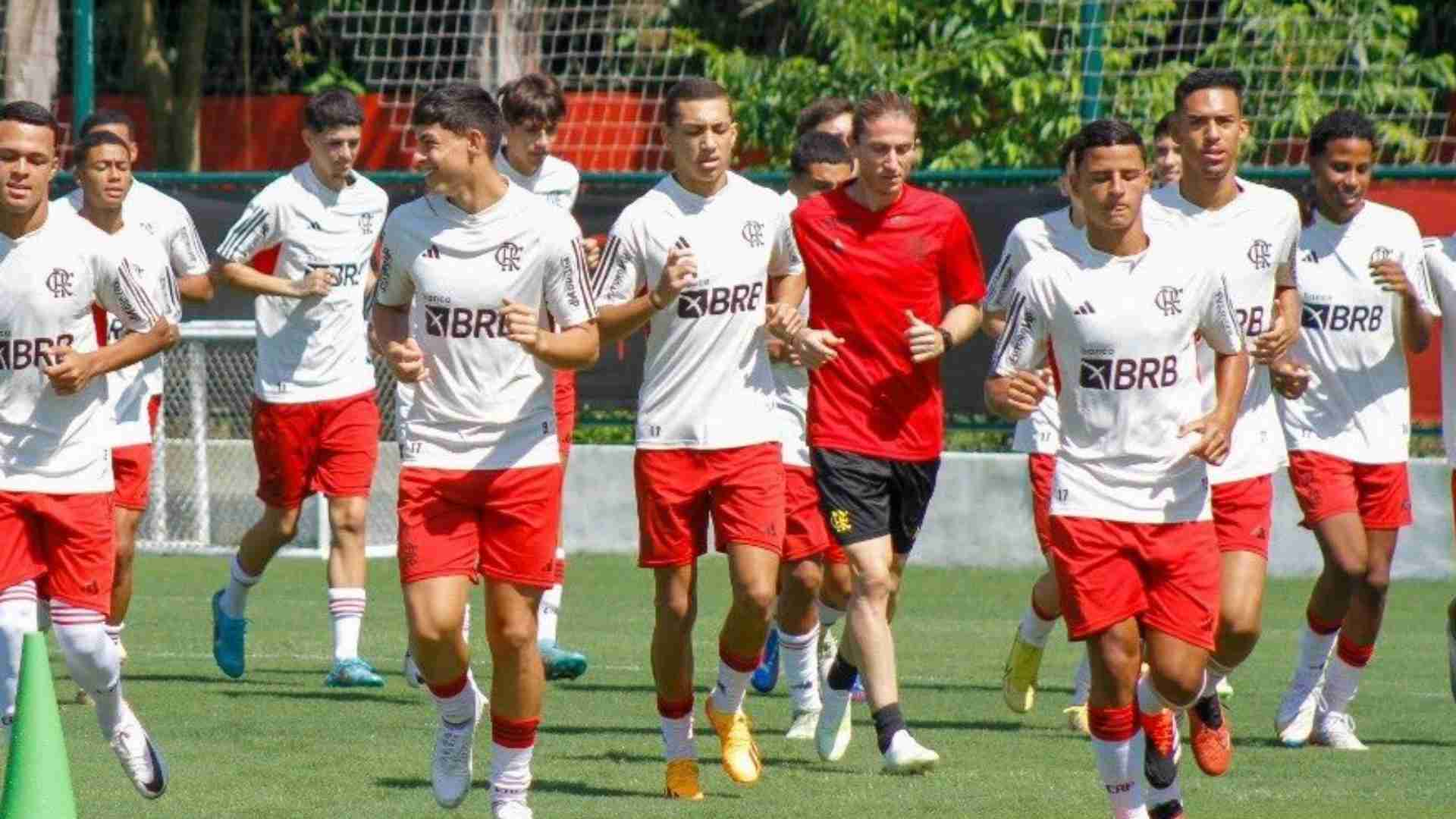 INICIO DE UMA NOVA ERA! FILIPE LUÍS REALIZA PRIMEIRO TREINO COM COMANDANTE DO SUB-17 DO FLAMENGO